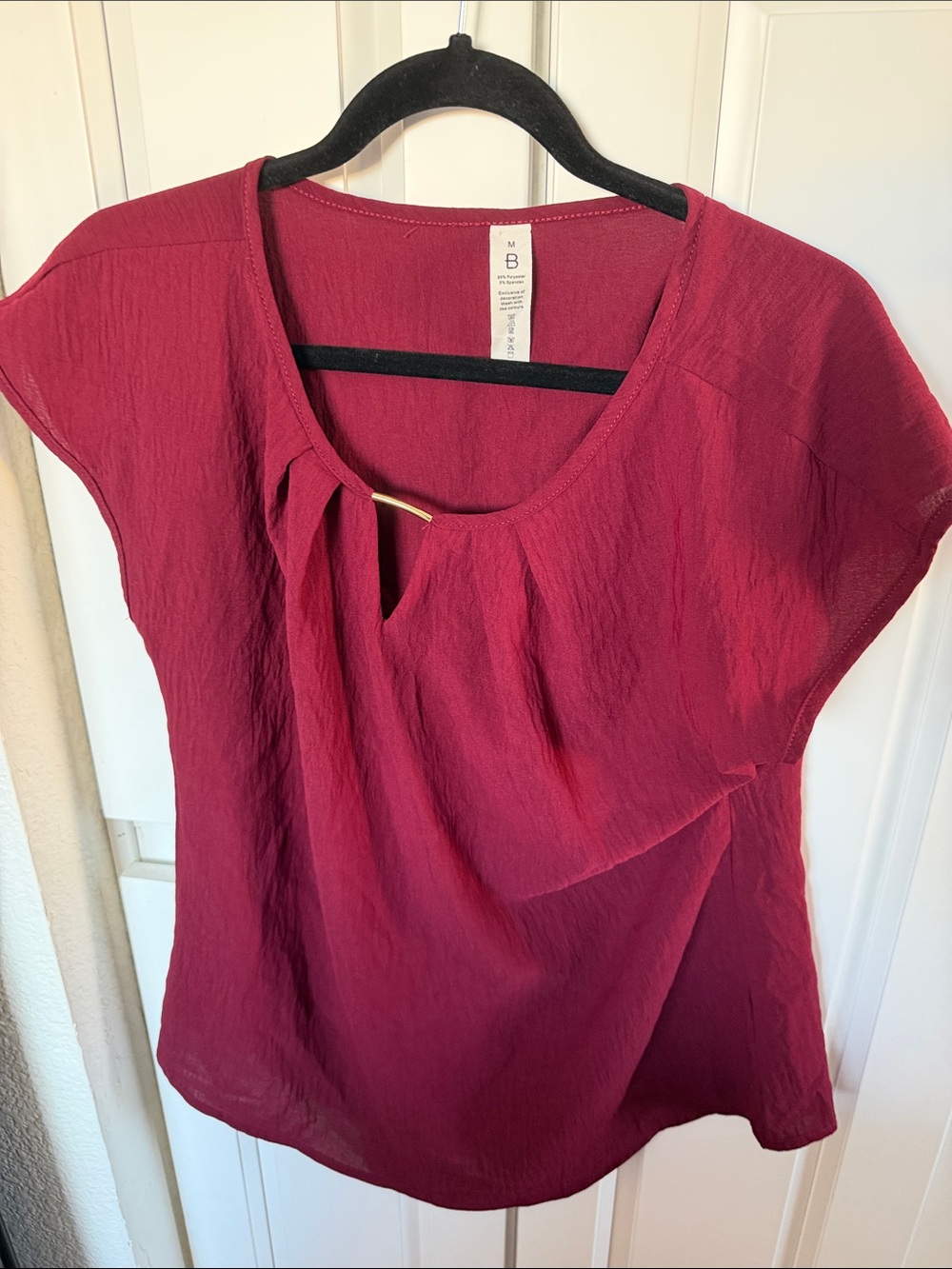 Women’s Burgundy Short-Sleeve Round Neck Blouse with Front Pin Detail